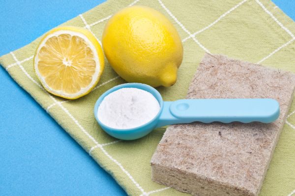 natural-cleaning-baking-soda-lemon